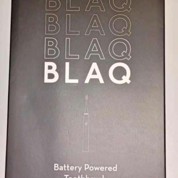 BLAQ Battery Powered Toothbrush with Handle 2 Replacement Heads 2 Batteries NEW - Picture 1 of 2